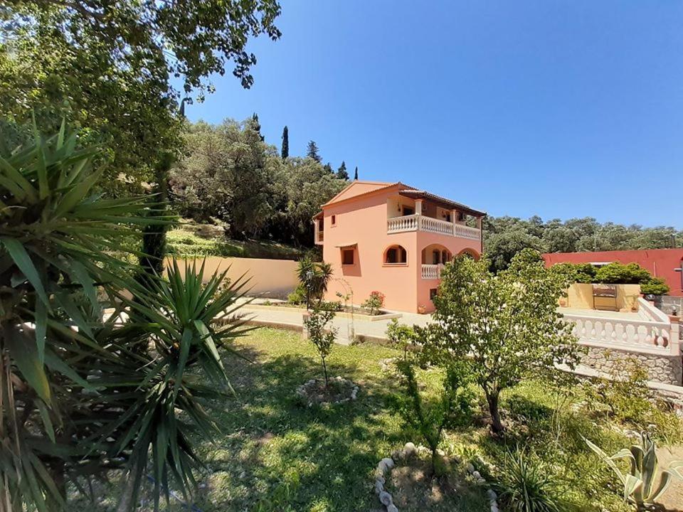 Villa Silvia Agios Matthaios  Экстерьер фото