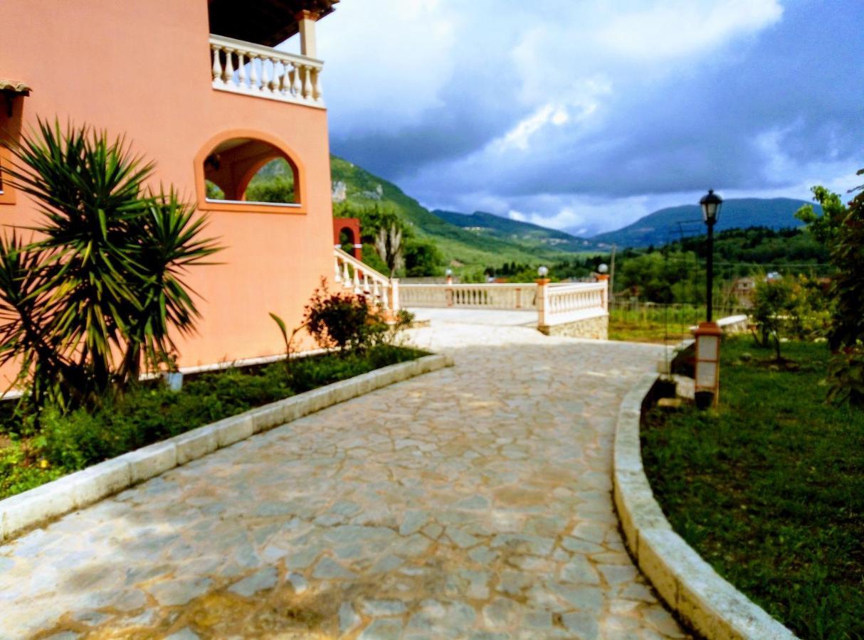 Villa Silvia Agios Matthaios  Экстерьер фото